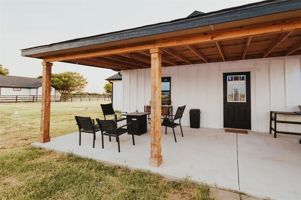 254 Hcr 1450 Covington, TX 76636