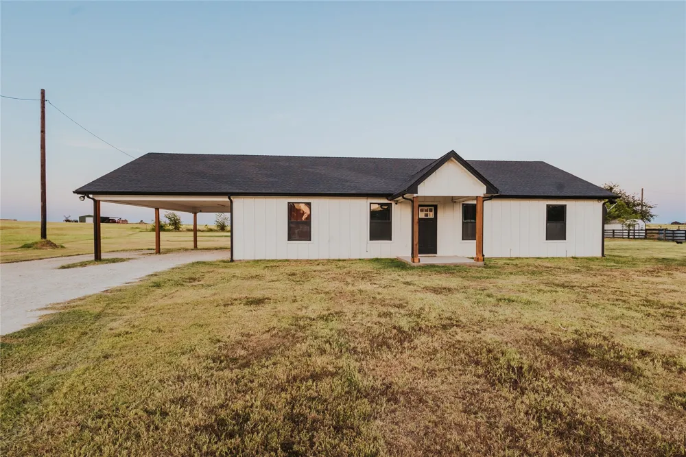 254 Hcr 1450 Covington, TX 76636