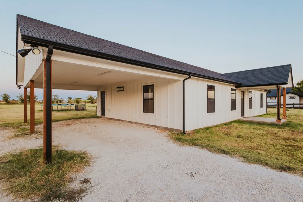 254 Hcr 1450 Covington, TX 76636