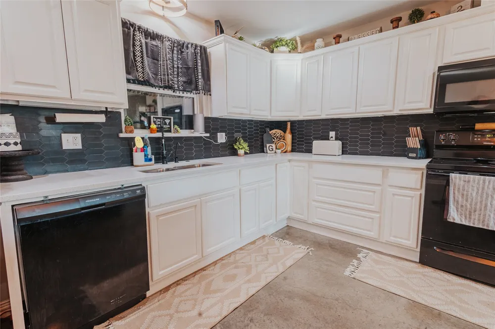 254 Hcr 1450 Covington, TX 76636