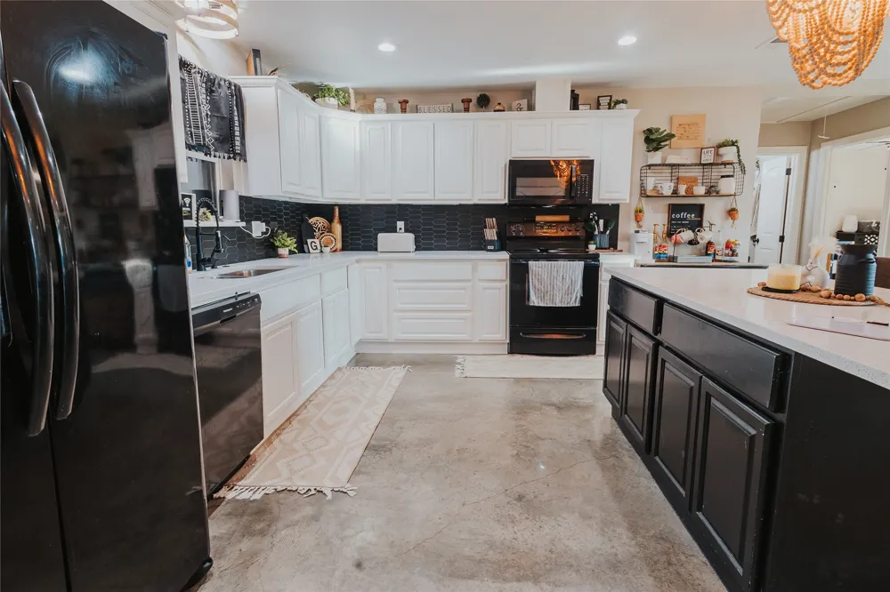 254 Hcr 1450 Covington, TX 76636