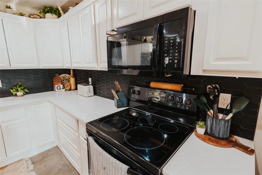 254 Hcr 1450 Covington, TX 76636