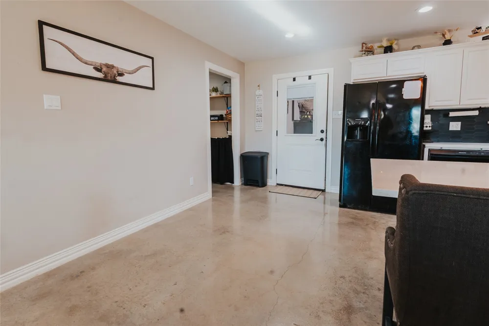 254 Hcr 1450 Covington, TX 76636