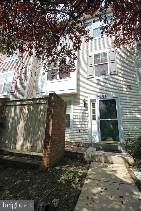 7939 OTTER COVE COURT