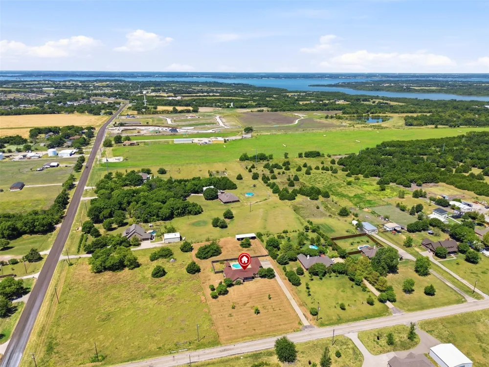 5642 County Road 597 Farmersville, TX 75442