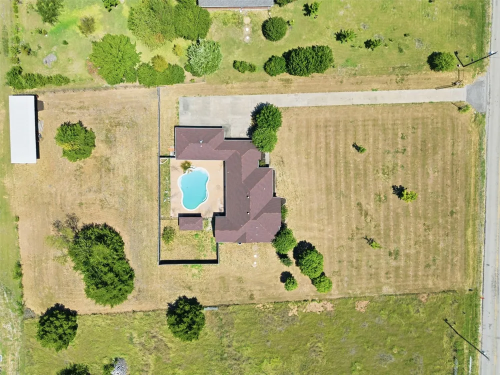 5642 County Road 597 Farmersville, TX 75442