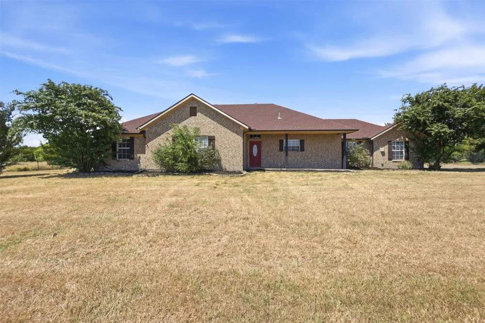 5642 County Road 597 Farmersville, TX 75442