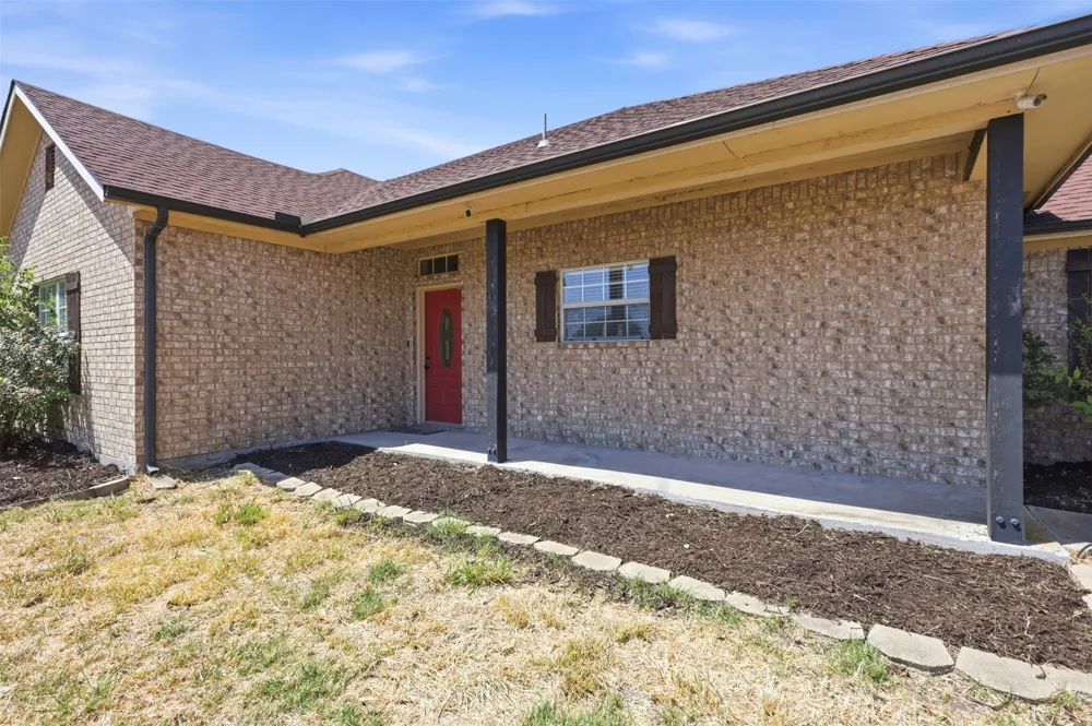 5642 County Road 597 Farmersville, TX 75442