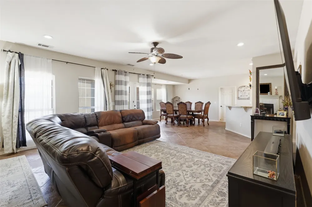 5642 County Road 597 Farmersville, TX 75442