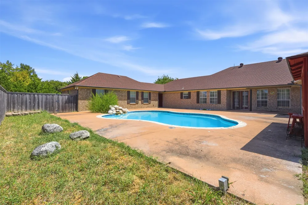 5642 County Road 597 Farmersville, TX 75442