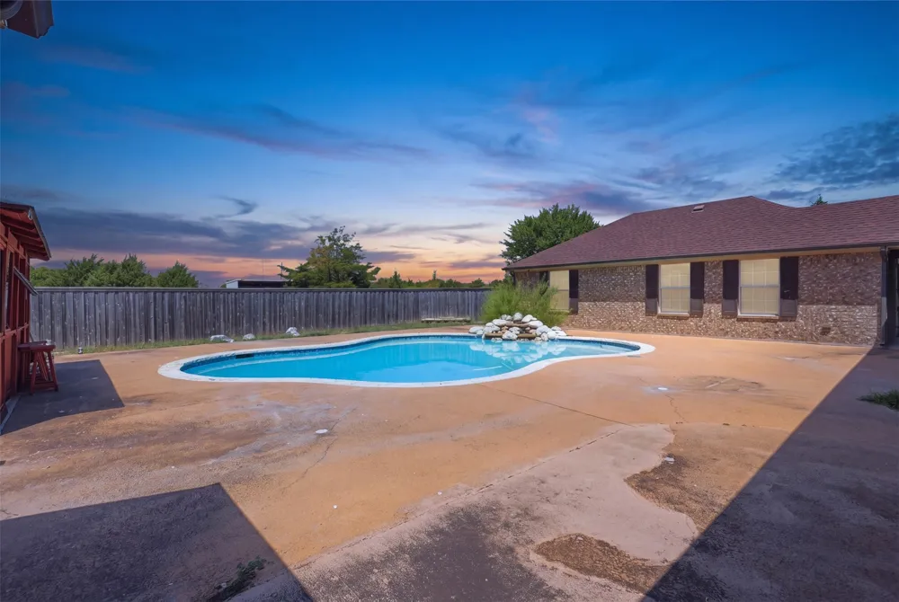 5642 County Road 597 Farmersville, TX 75442