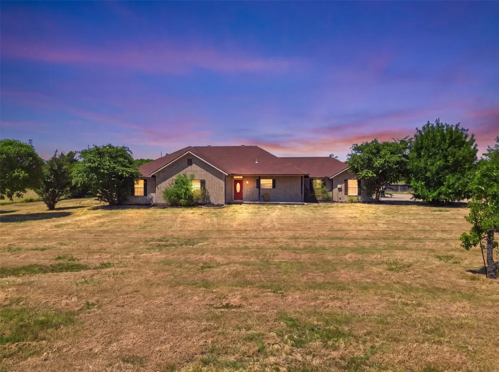 5642 County Road 597 Farmersville, TX 75442