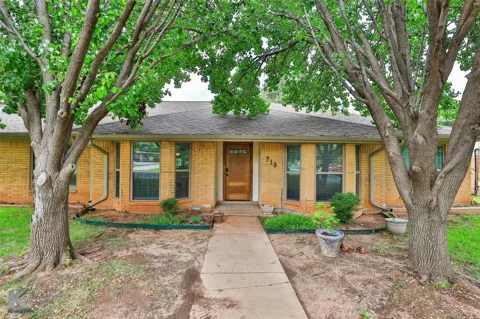 718 Green Valley Drive