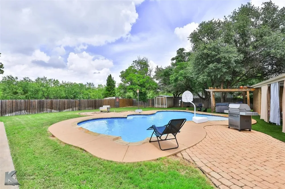 718 Green Valley Drive Abilene, TX 79601
