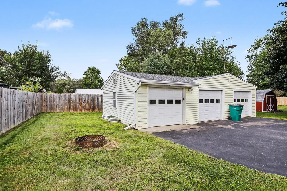 237 24th Street Springfield City, MI 49037
