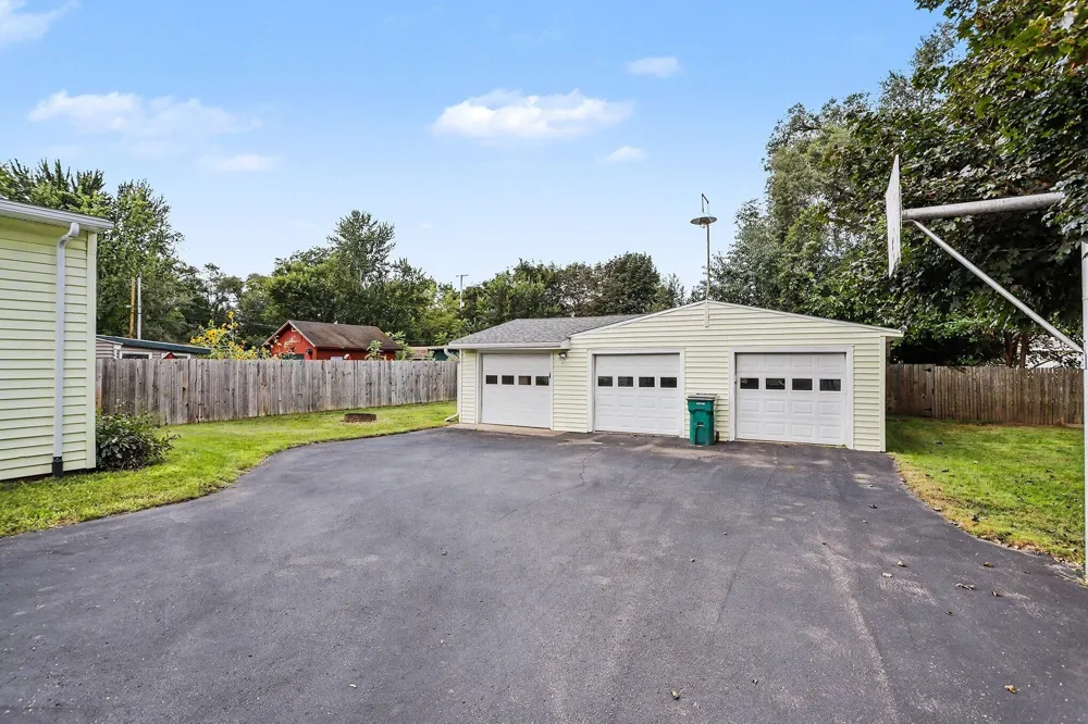 237 24th Street Springfield City, MI 49037