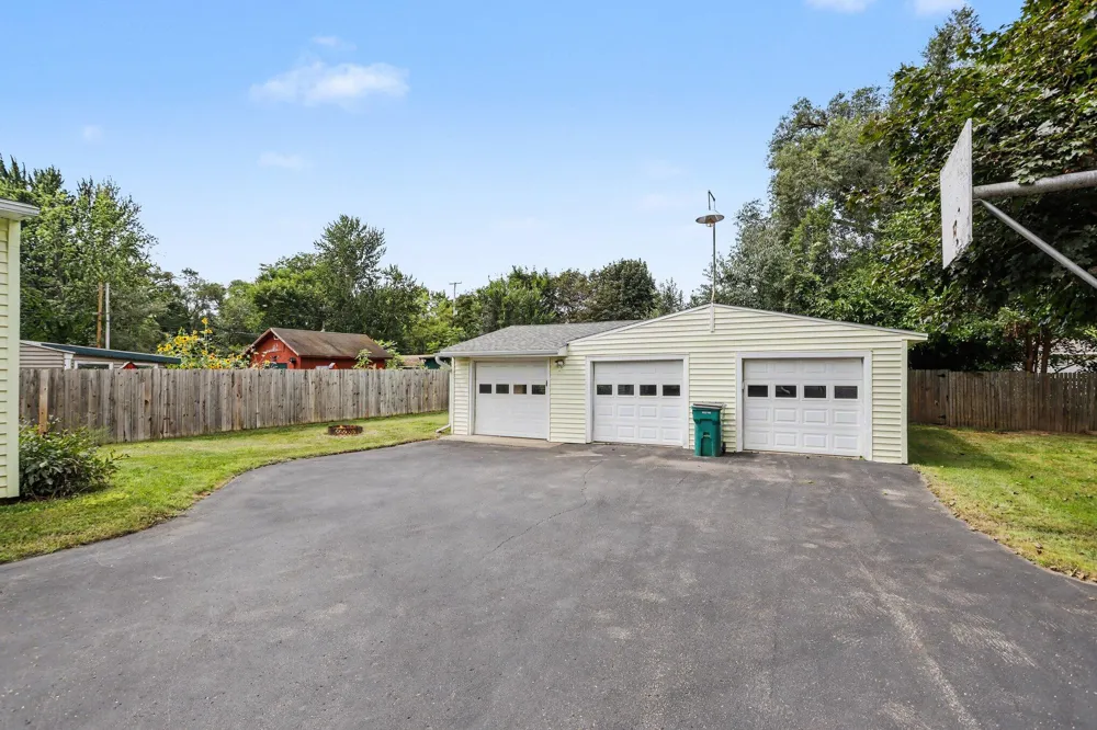 237 24th Street Springfield City, MI 49037