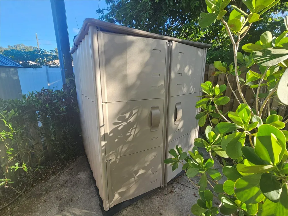8068 23RD AVENUE St Petersburg, FL 33710