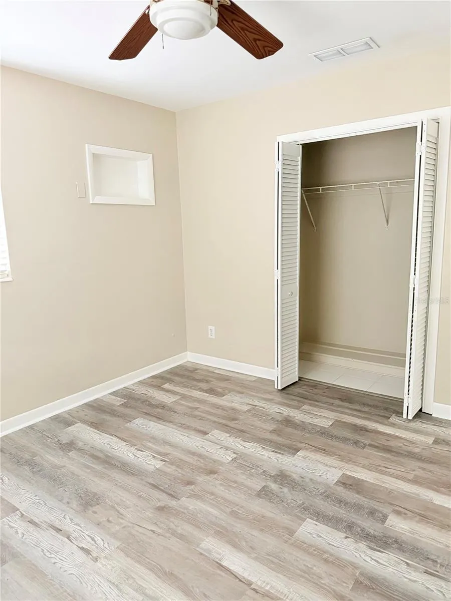 8068 23RD AVENUE St Petersburg, FL 33710