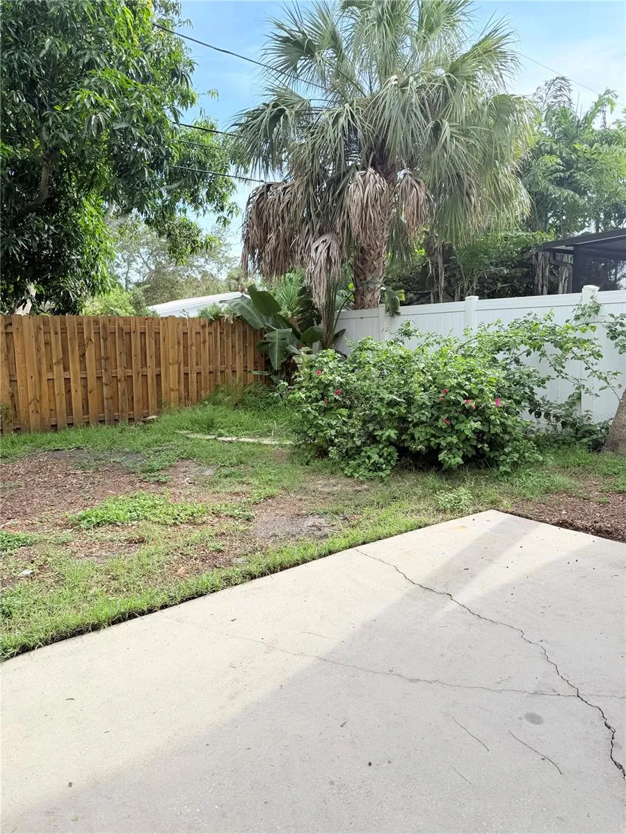 8068 23RD AVENUE St Petersburg, FL 33710