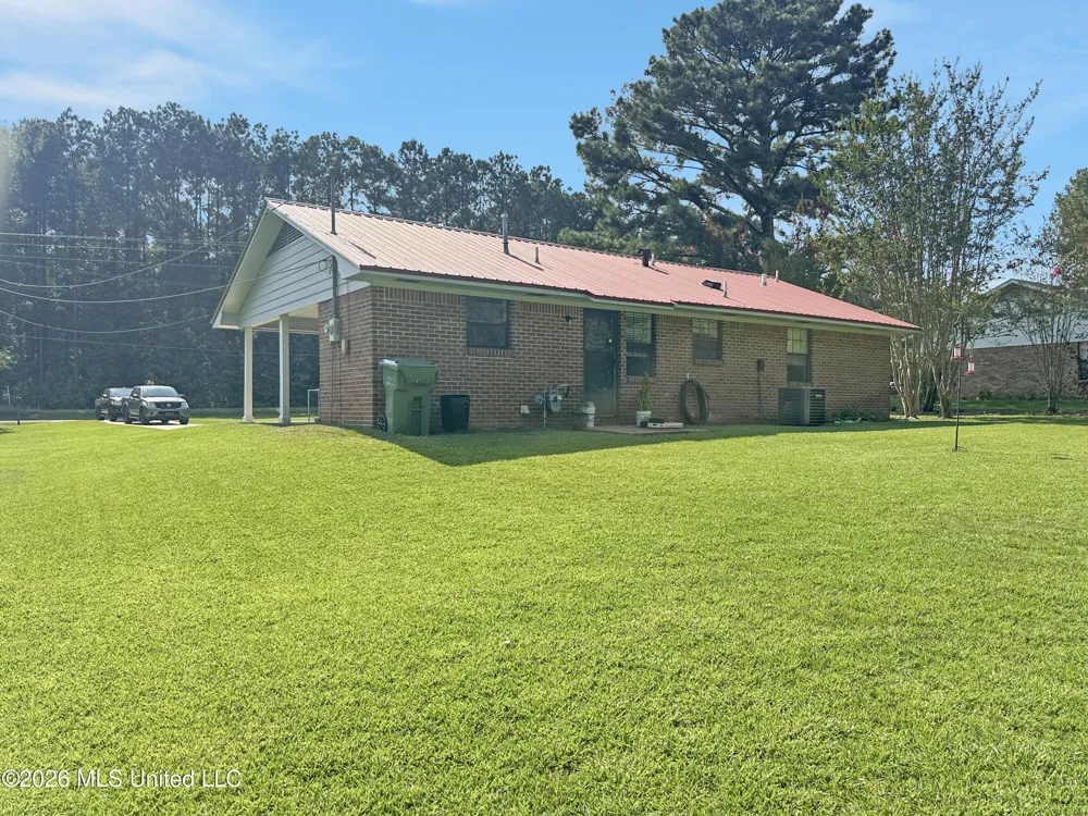 16850 E John C Stennis Drive Louisville, MS 39339