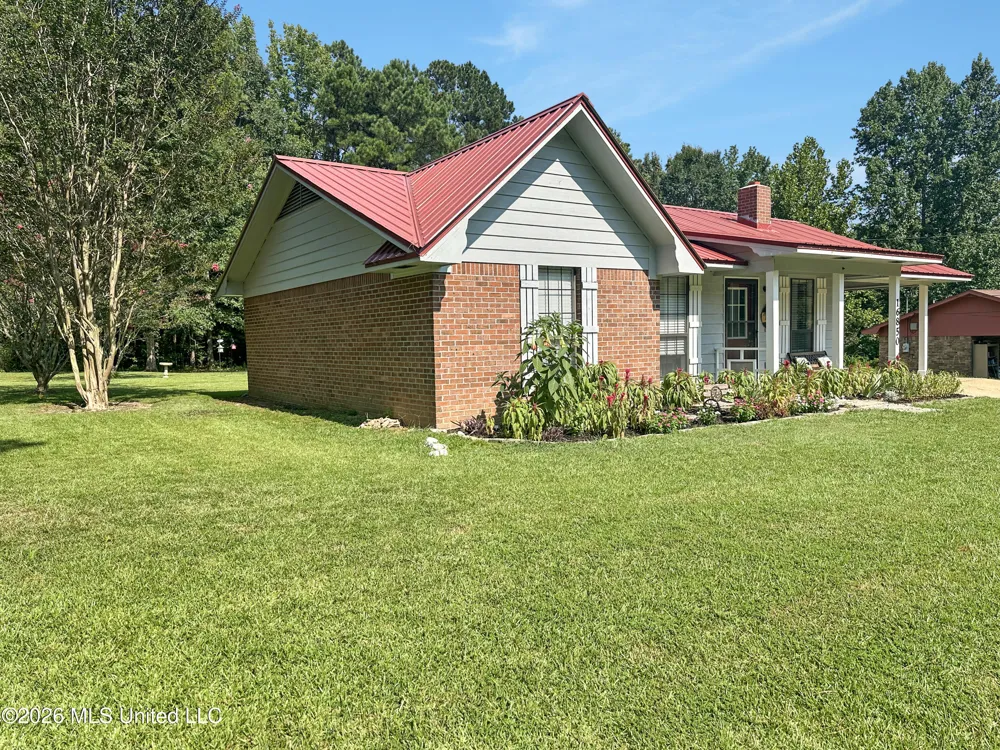 16850 E John C Stennis Drive Louisville, MS 39339