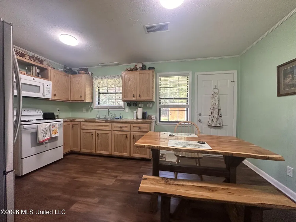 16850 E John C Stennis Drive Louisville, MS 39339