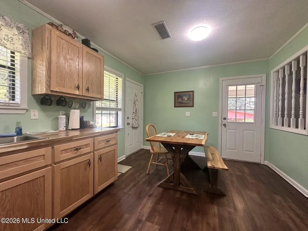 16850 E John C Stennis Drive Louisville, MS 39339