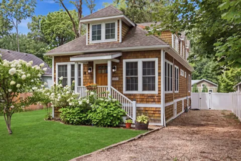 16040 Lakeshore Road