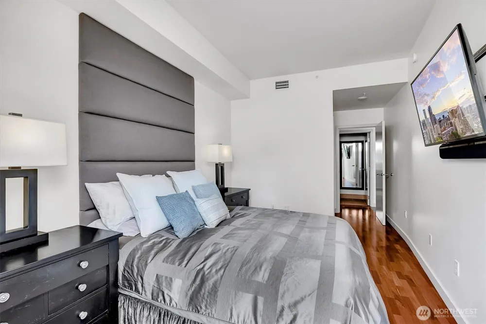 10610 NE 9th Place #400 Bellevue, WA 98004