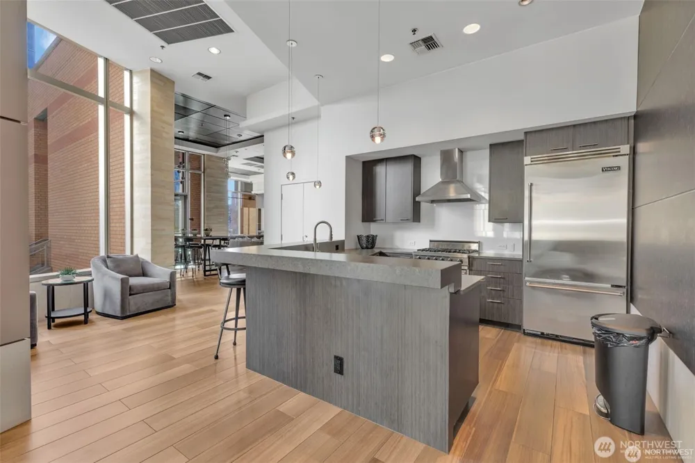 10610 NE 9th Place #400 Bellevue, WA 98004