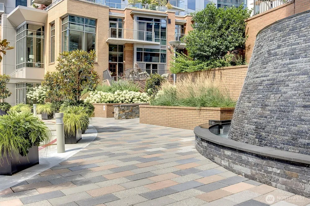 10610 NE 9th Place #400 Bellevue, WA 98004