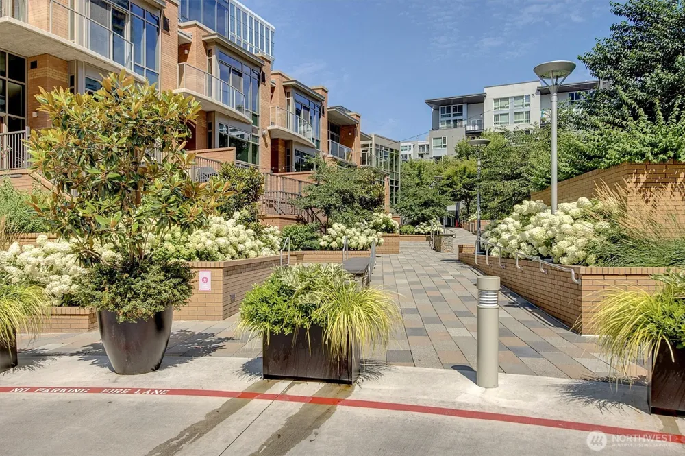 10610 NE 9th Place #400 Bellevue, WA 98004