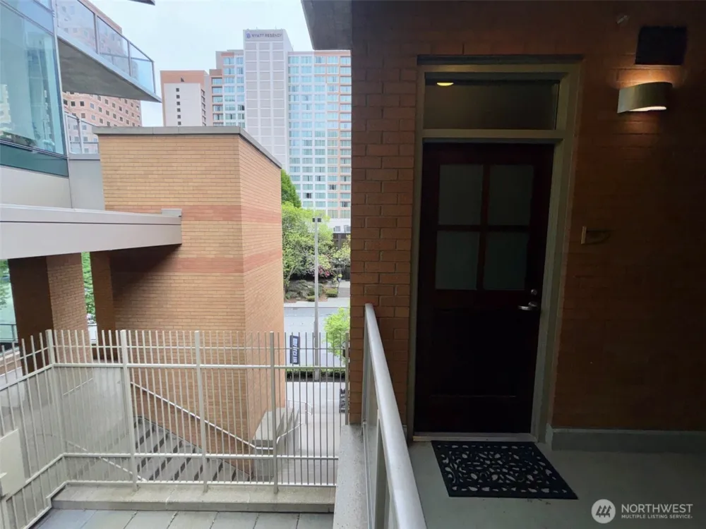 10610 NE 9th Place #400 Bellevue, WA 98004