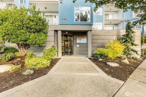 500 Elliott Avenue W #303