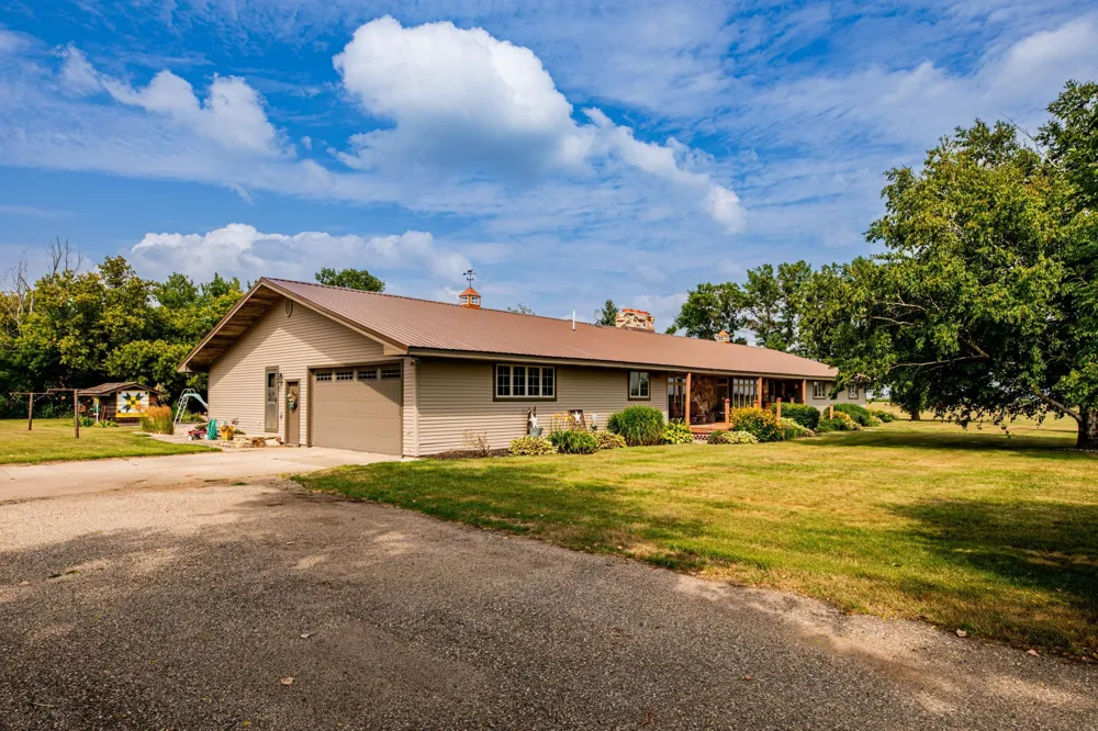 8005 HWY 32 Gwinner, ND 58040