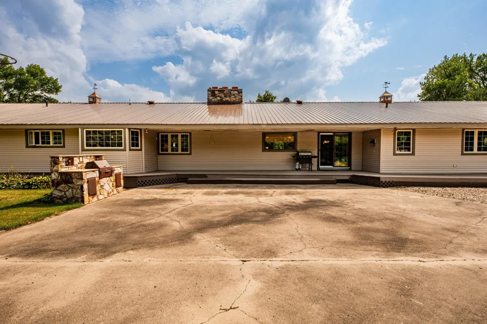 8005 HWY 32 Gwinner, ND 58040