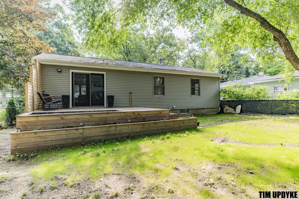 16661 152nd Avenue Spring Lake, MI 49456