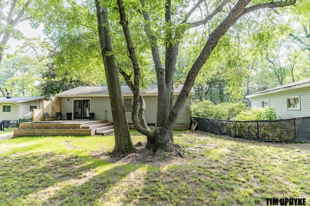 16661 152nd Avenue Spring Lake, MI 49456