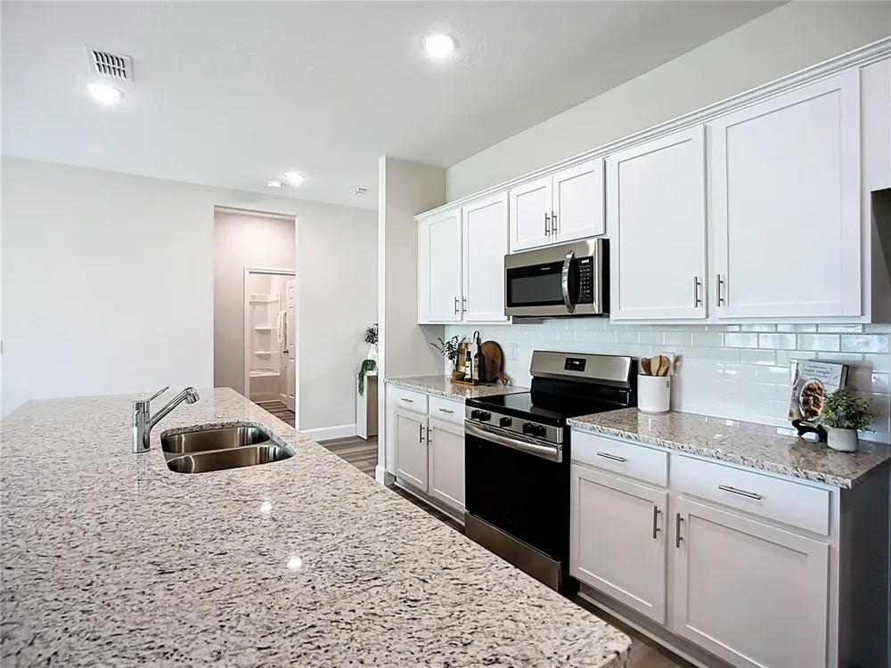 1459 CHAMBERLAIN BOULEVARD North Port, FL 34286
