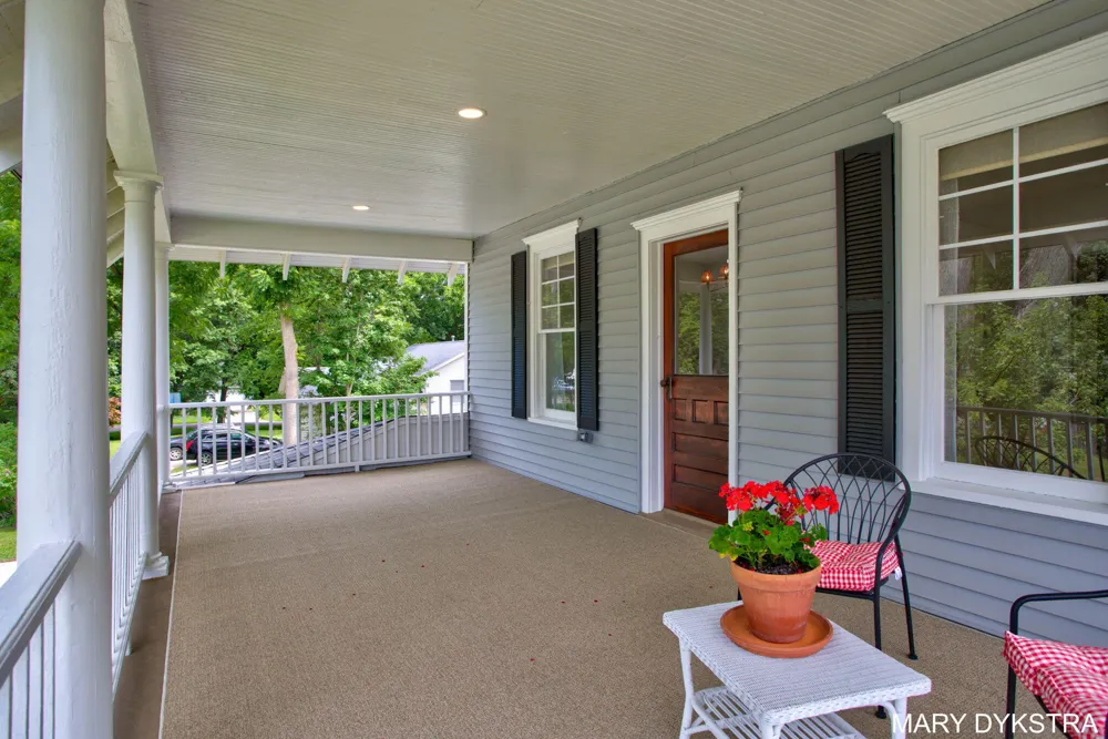 1718 Summit Street Holland, MI 49423