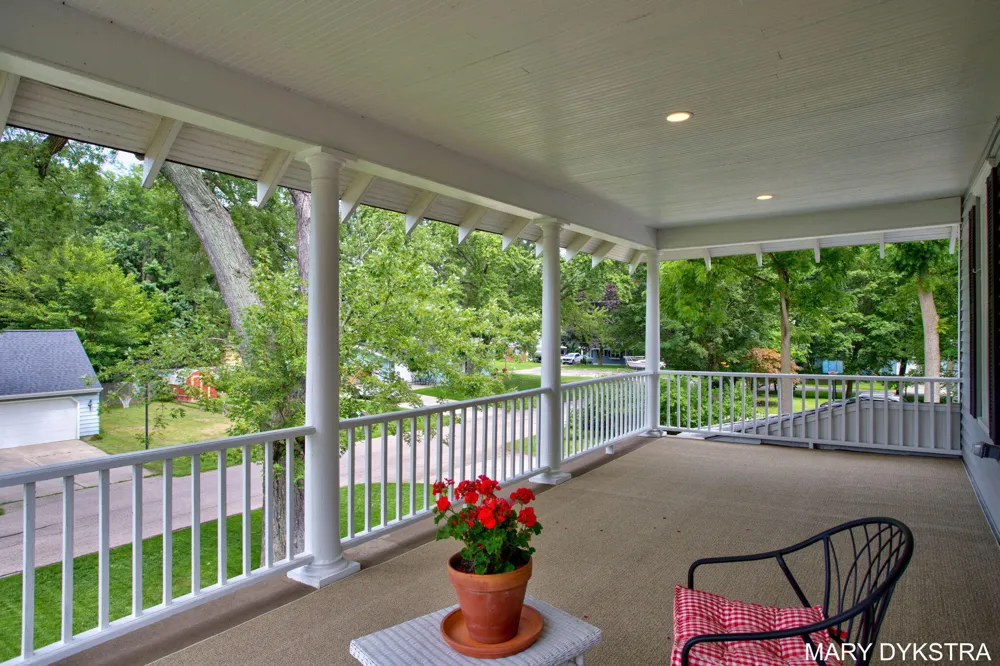 1718 Summit Street Holland, MI 49423
