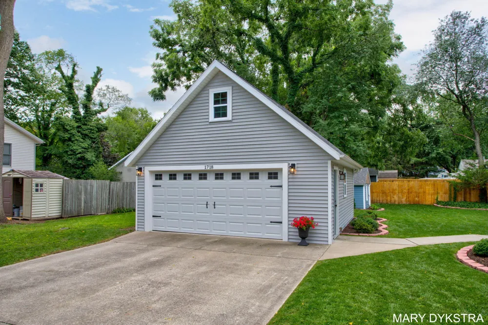 1718 Summit Street Holland, MI 49423