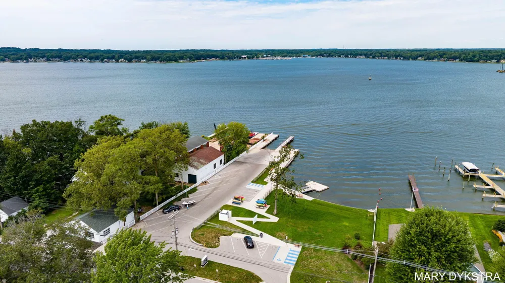 1718 Summit Street Holland, MI 49423
