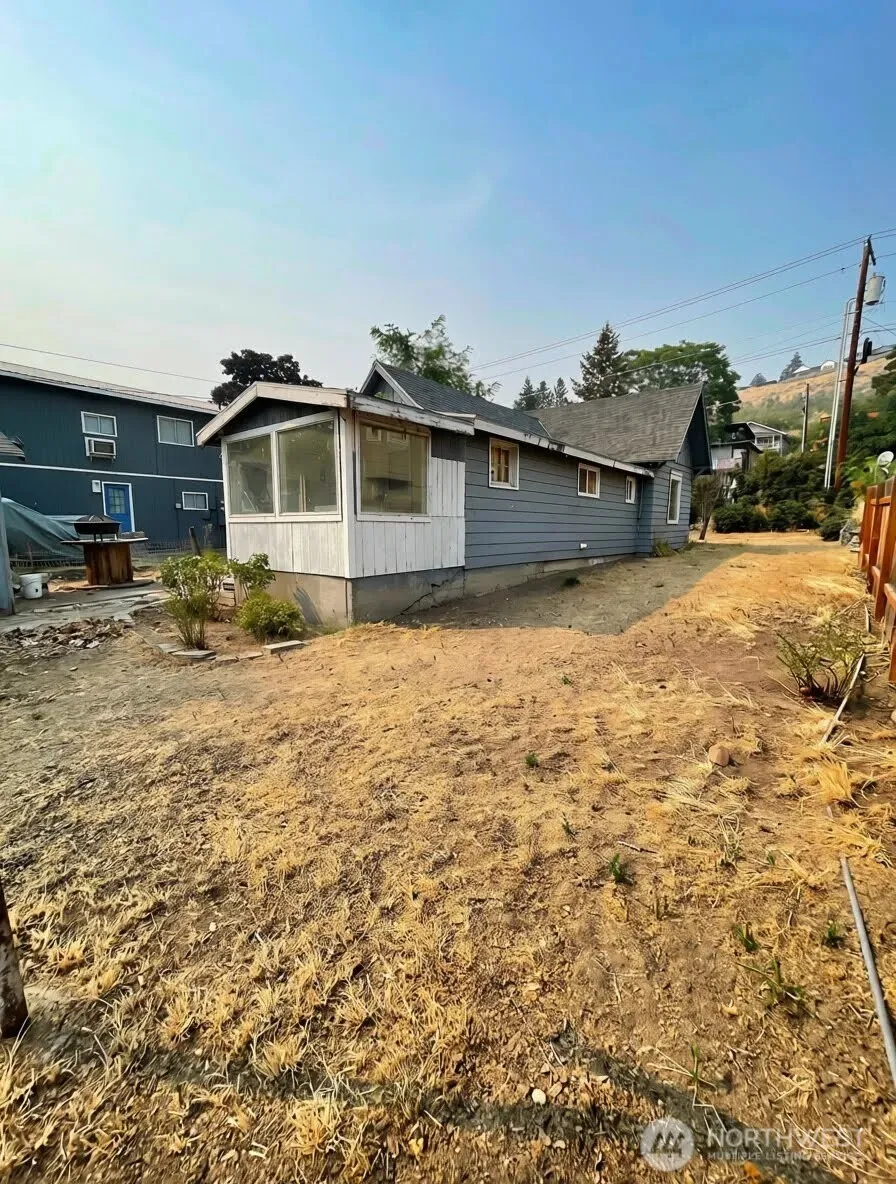 219 W Highland Avenue Chelan, WA 98816