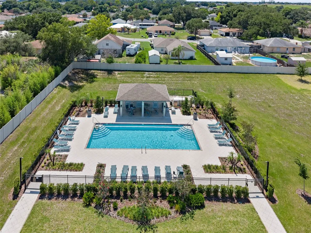 1502 BRANCHWOOD LANE Auburndale, FL 33823