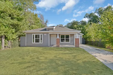 1415 E Jefferson Avenue