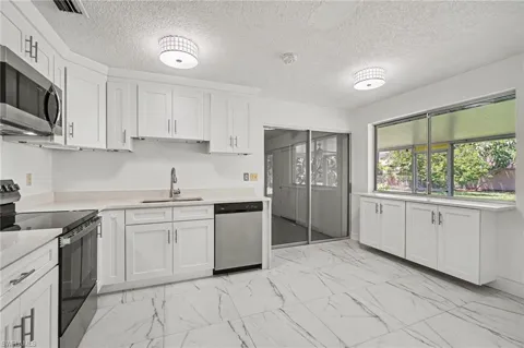 638 NE 15th Court