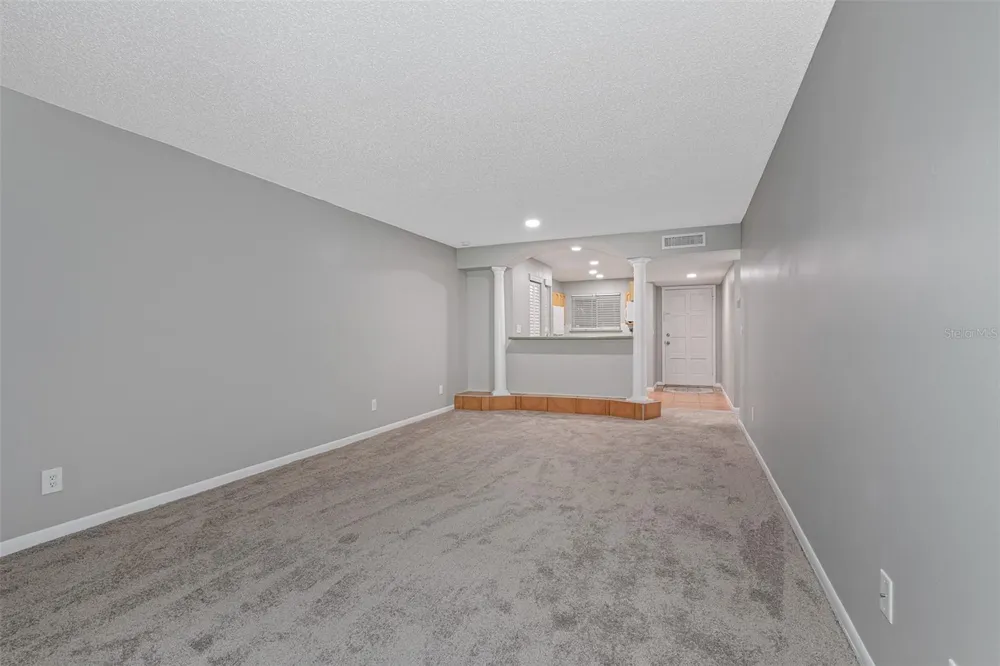 6338 NEWTOWN CIRCLE #38B4 Tampa, FL 33615