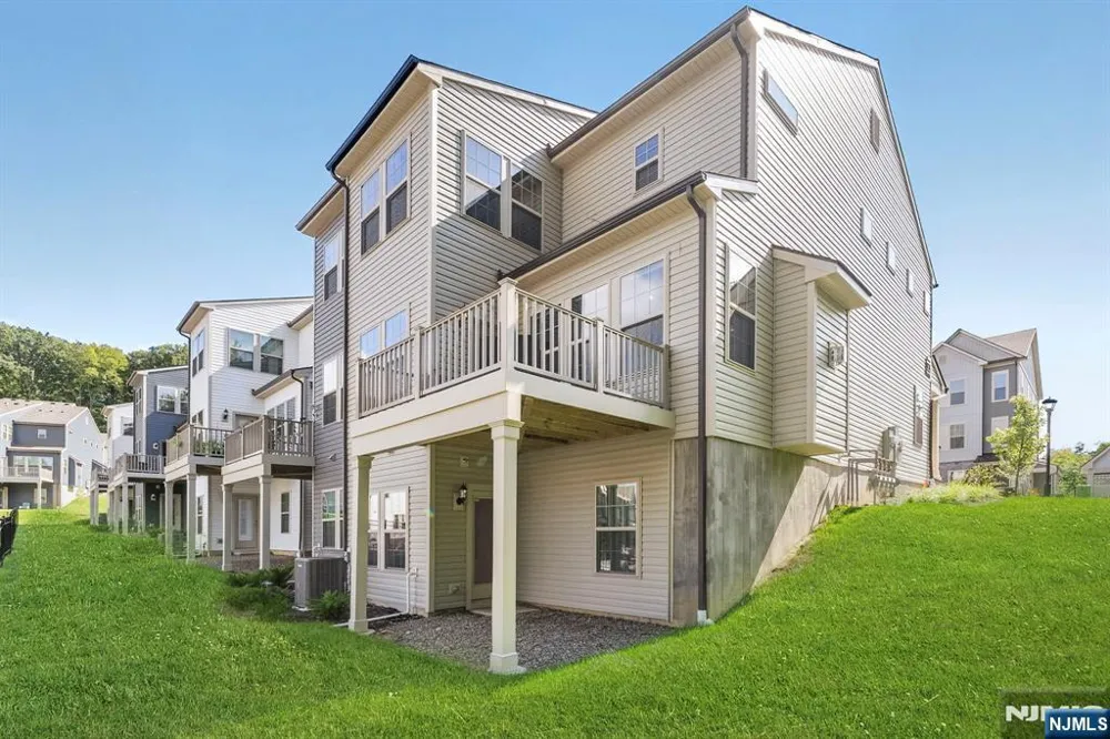 40 General Winds Way Denville Township, NJ 07834